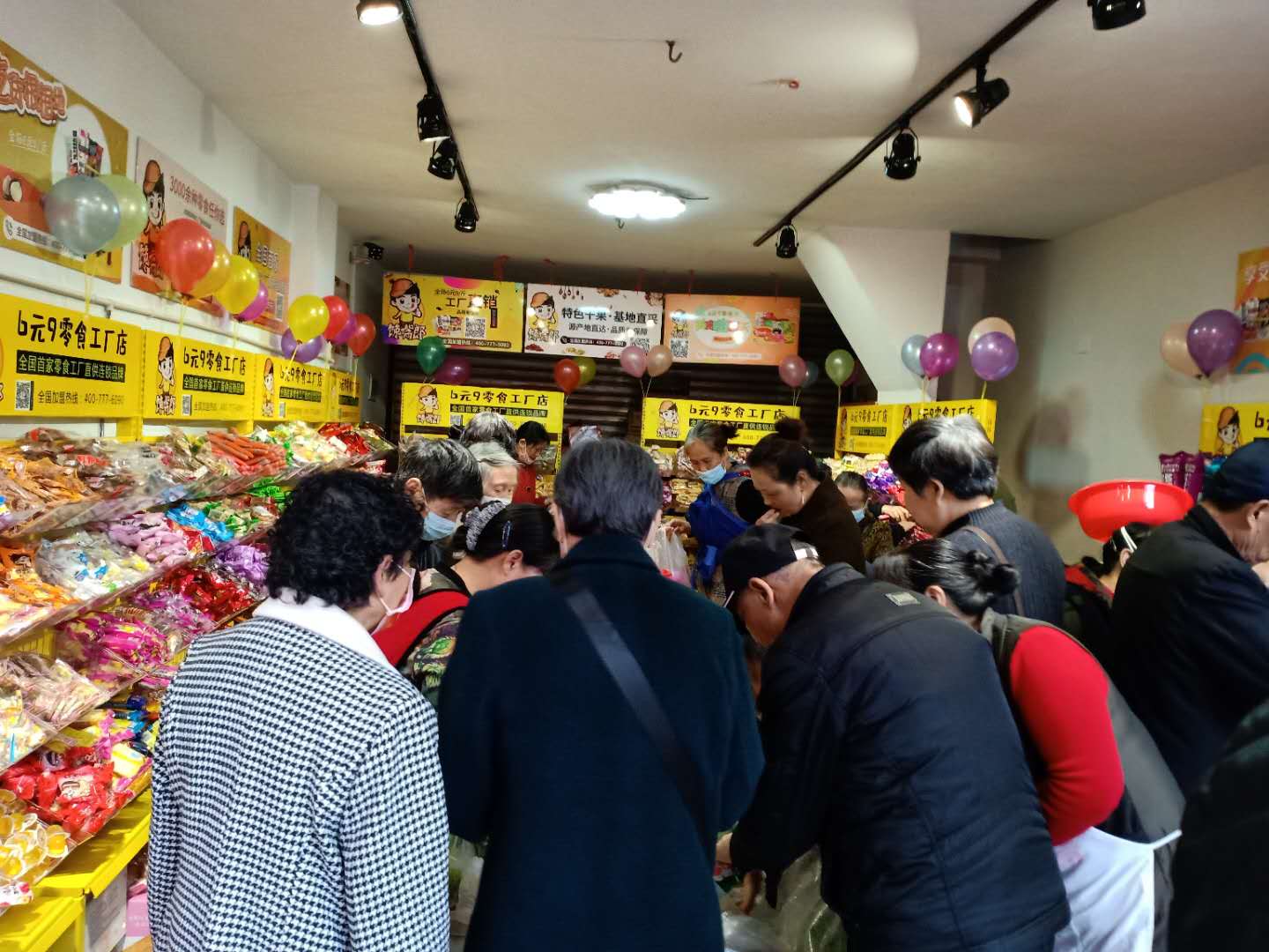 四川資陽(yáng)開(kāi)一家零食加盟店利潤(rùn)有多少？賺錢嗎？